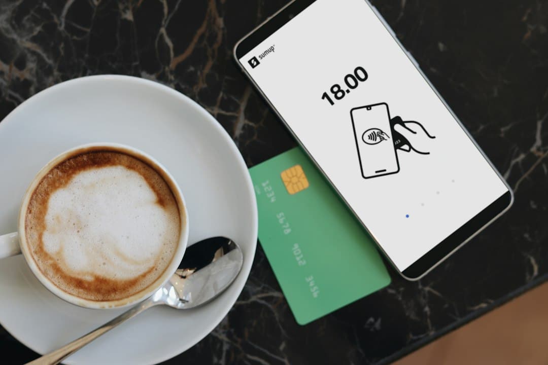 La Svezia protegge il contante: obbligo di accettarlo per cibo e farmaci