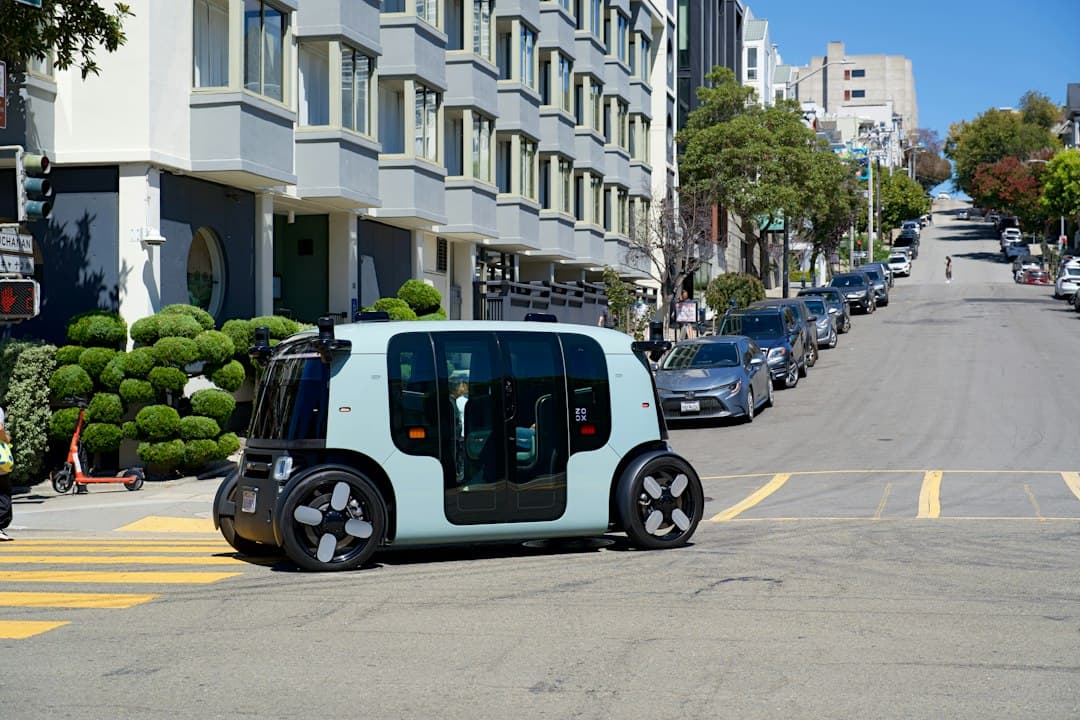 Robotaxi, la California introduce multe per chi ostacola i soccorsi