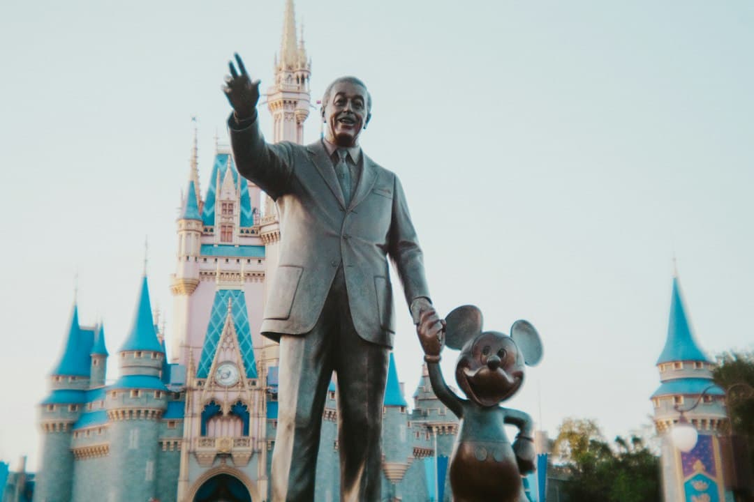 Character.AI in bancarotta: Disney offre 20 milioni, ma il servizio può chiudere